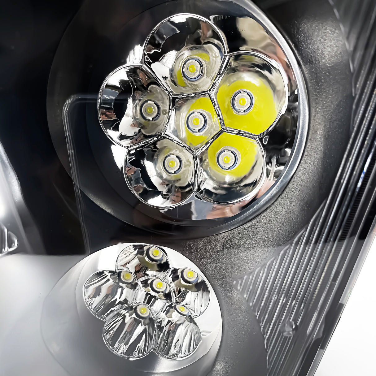 LED Fog Light for 2003-2017 Volvo VNL Trucks | Replacement Volvo 20414612, 20546117, 20737496, 82780939 | Left Aftermarketus Fog Lights